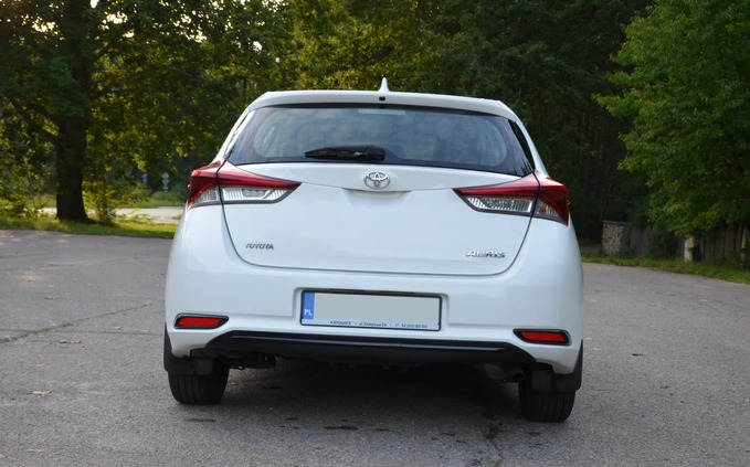 Toyota Auris cena 44500 przebieg: 170000, rok produkcji 2016 z Zawiercie małe 137